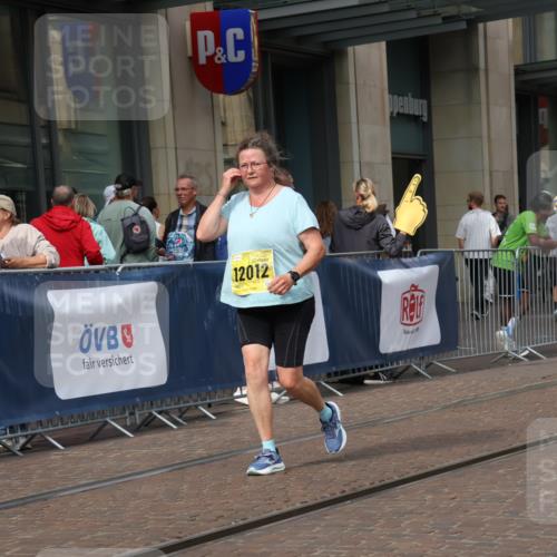 13.09.2026 - 21. swb-Marathon Bremen Strokosch-Dieckow http://msf.ph/oto/10348727 13.09.2026 11:11:55 Ziel 10213, 10406, 10414, 10490, 11052, 11585, 11633, 11716, 12012, 12327, 10155, 10552, 10582, 10616, 11239, 11927, 12082, 12286, 12336, 12553 meine-sportfotos.de