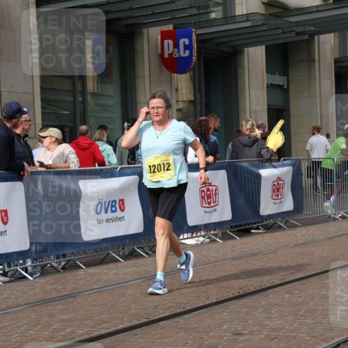 13.09.2026 - 21. swb-Marathon Bremen Strokosch-Dieckow http://msf.ph/oto/10348743 13.09.2026 11:11:55 Ziel 10213, 10406, 10414, 10490, 11052, 11585, 11633, 11716, 12012, 12327, 10155, 10552, 10582, 10616, 11239, 11927, 12082, 12286, 12336, 12553 meine-sportfotos.de