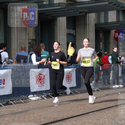 13.09.2026 - 21. swb-Marathon Bremen Strokosch-Dieckow http://msf.ph/oto/10348773 13.09.2026 11:12:05 Ziel 10213, 10406, 10414, 10909, 11052, 11090, 11633, 11716, 12012, 12327, 10490, 10582, 11585, 12012 meine-sportfotos.de