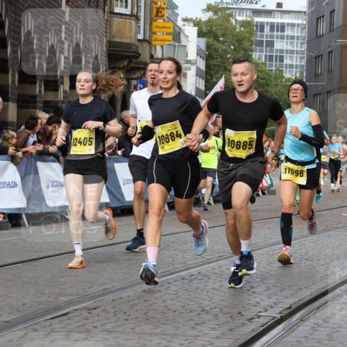 13.09.2026 - 21. swb-Marathon Bremen Strokosch-Dieckow http://msf.ph/oto/10348833 13.09.2026 10:53:58 Ziel 10141, 10174, 10222, 10227, 10478, 10479, 10626, 10684, 10838, 10845, 10886, 10905, 11242, 11446, 11502, 11590, 11800, 11950, 12056, 12119, 12308, 12331, 12341, 13597, 10822, 10947, 10996, 11010, 11290, 11329, 11361, 11765, 11998, 13531 meine-sportfotos.de