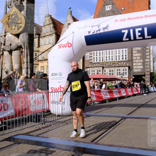 13.09.2026 - 21. swb-Marathon Bremen Tim E. http://msf.ph/oto/10348845 13.09.2026 11:21:01 Ziel 11529, 11530, 11541, 11675, 11980, 12153, 12316, 12317 meine-sportfotos.de