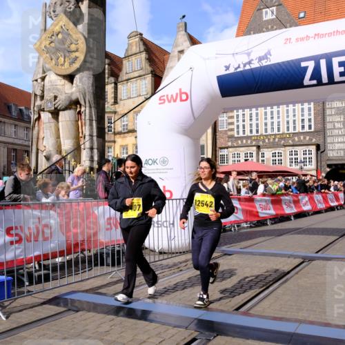 13.09.2026 - 21. swb-Marathon Bremen Tim E. http://msf.ph/oto/10348880 13.09.2026 11:21:14 Ziel 10407, 12542 meine-sportfotos.de