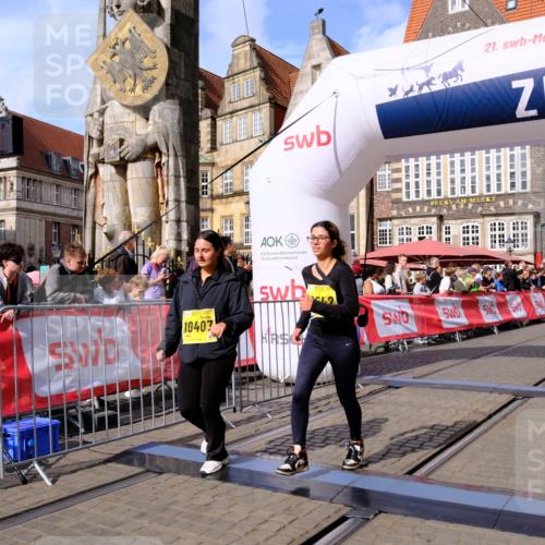 13.09.2026 - 21. swb-Marathon Bremen Tim E. http://msf.ph/oto/10348903 13.09.2026 11:21:14 Ziel 10407, 12542 meine-sportfotos.de