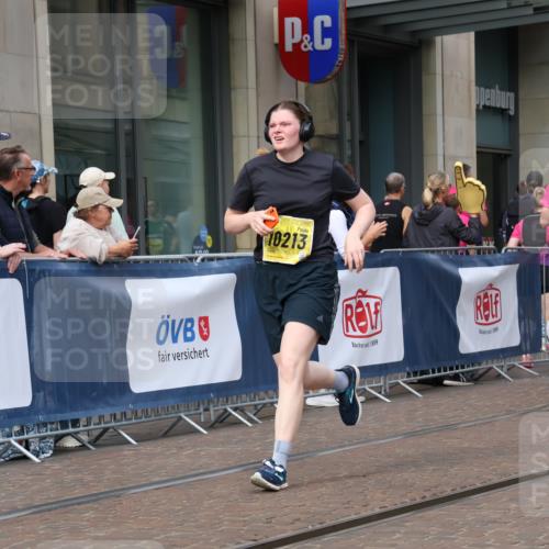 13.09.2026 - 21. swb-Marathon Bremen Strokosch-Dieckow http://msf.ph/oto/10348916 13.09.2026 11:12:16 Ziel 10213, 10354, 10406, 10743, 10874, 10875, 10909, 11090, 11657, 11716, 12234, 12327, 12497, 10414, 10490, 11052, 11585, 11633, 12012 meine-sportfotos.de