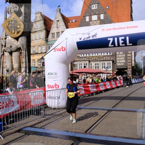 13.09.2026 - 21. swb-Marathon Bremen Tim E. http://msf.ph/oto/10349077 13.09.2026 11:22:10 Ziel 11104, 11639, 12157, 12211 meine-sportfotos.de