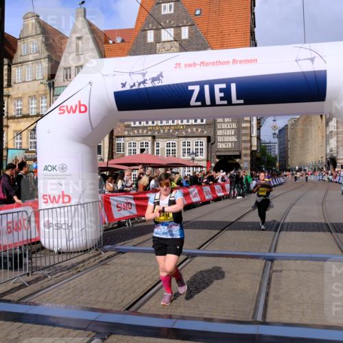13.09.2026 - 21. swb-Marathon Bremen Tim E. http://msf.ph/oto/10349097 13.09.2026 11:22:16 Ziel 11639, 11698, 12157, 12211 meine-sportfotos.de