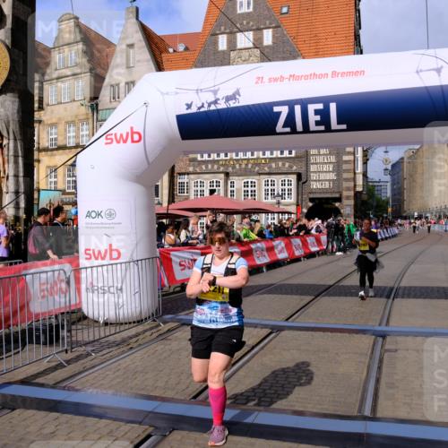 13.09.2026 - 21. swb-Marathon Bremen Tim E. http://msf.ph/oto/10349110 13.09.2026 11:22:16 Ziel 11639, 11698, 12157, 12211 meine-sportfotos.de