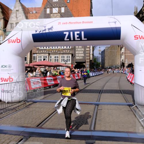 13.09.2026 - 21. swb-Marathon Bremen Tim E. http://msf.ph/oto/10349144 13.09.2026 11:22:19 Ziel 11639, 11698, 12157, 12211 meine-sportfotos.de