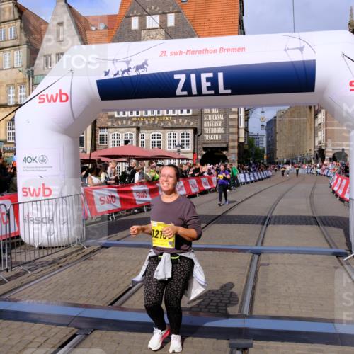 13.09.2026 - 21. swb-Marathon Bremen Tim E. http://msf.ph/oto/10349152 13.09.2026 11:22:20 Ziel 11639, 11698, 12157, 12211 meine-sportfotos.de