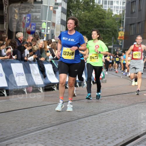13.09.2026 - 21. swb-Marathon Bremen Strokosch-Dieckow http://msf.ph/oto/10349191 13.09.2026 10:54:06 Ziel 10141, 10174, 10227, 10255, 10478, 10579, 10684, 10685, 10708, 10838, 10845, 10905, 11206, 11446, 11489, 11502, 11596, 11950, 12119, 12244, 12331, 12341, 12405, 12492, 12515, 13597, 10359, 10503, 10577, 10749, 10837, 10996, 11099, 11118, 11329, 11361, 11476, 11765, 11843, 11989, 11998 meine-sportfotos.de