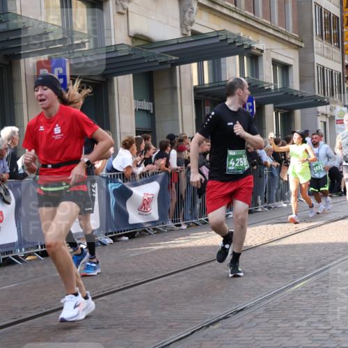 13.09.2026 - 21. swb-Marathon Bremen Strokosch-Dieckow http://msf.ph/oto/10349253 13.09.2026 13:31:13 Ziel 310, 922, 1600, 1627, 2602, 2707, 3152, 3343, 3392, 3579, 3858, 3859, 4164, 4258, 4273, 4477, 4692, 4889, 5375, 5426, 5504, 5720, 5765, 5979, 6039, 6062, 6100, 6147, 6193, 6581, 6602, 6968, 6971, 7001, 7032, 7296, 7608, 7941, 8035, 8042, 8205, 8206, 8239, 8339, 8342, 8364, 8495, 8522, 9147, 9155, 9293, 9568, 9822, 9903, 13066, 217, 244, 1189, 1398, 1479, 2244, 2513, 2802, 2902, 3360, 3396, 3762, 3800, 4251, 4477, 5600, 6307, 7198, 7760, 7798, 8543 meine-sportfotos.de