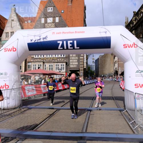 13.09.2026 - 21. swb-Marathon Bremen Tim E. http://msf.ph/oto/10349260 13.09.2026 11:22:41 Ziel 10710, 10968, 11423, 11579, 12444 meine-sportfotos.de