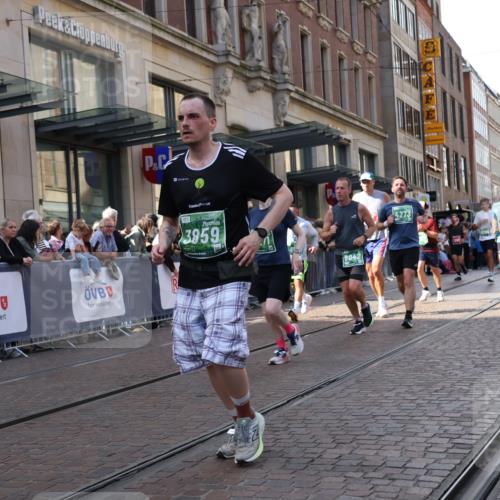 13.09.2026 - 21. swb-Marathon Bremen Strokosch-Dieckow http://msf.ph/oto/10349328 13.09.2026 13:31:15 Ziel 310, 922, 1600, 1627, 2602, 2707, 3115, 3152, 3239, 3343, 3392, 3579, 3858, 3859, 4164, 4258, 4273, 4692, 4889, 5375, 5426, 5504, 5765, 5979, 6039, 6062, 6100, 6147, 6193, 6213, 6581, 6602, 6968, 6971, 7001, 7032, 7260, 7608, 7941, 8042, 8166, 8205, 8206, 8239, 8339, 8364, 8495, 8522, 9033, 9155, 9293, 9568, 9903, 9914, 13066, 13151, 217, 1189, 1398, 1479, 2244, 2513, 2802, 2902, 3360, 3396, 3762, 3800, 4477, 6307, 7198, 7760, 7798, 8543 meine-sportfotos.de