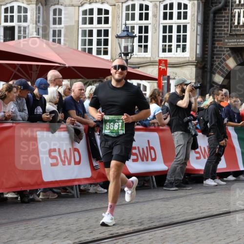 13.09.2026 - 21. swb-Marathon Bremen Strokosch-Dieckow http://msf.ph/oto/10349516 13.09.2026 13:29:09 Ziel 430, 722, 725, 936, 1014, 2276, 2378, 2851, 2891, 3348, 3419, 3444, 3665, 4102, 4564, 5267, 5531, 5691, 5865, 6099, 6817, 6937, 6955, 7134, 7263, 7527, 8984, 8985, 9176, 9562, 13012, 13174, 132, 303, 596, 651, 1365, 1387, 1545, 1823, 2023, 2867, 3258, 3796, 3846, 3912, 4541, 5036, 6030, 6103, 7149, 7361, 7631, 7860, 8007, 8066, 8099, 8277, 8338, 8675, 9249, 9889, 10128 meine-sportfotos.de