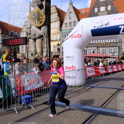 13.09.2026 - 21. swb-Marathon Bremen Tim E. http://msf.ph/oto/10349556 13.09.2026 11:23:17 Ziel 12083 meine-sportfotos.de