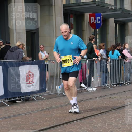 13.09.2026 - 21. swb-Marathon Bremen Strokosch-Dieckow http://msf.ph/oto/10349697 13.09.2026 11:12:47 Ziel 10804, 10893, 11048, 11357, 11606, 11627, 11671, 11832, 12050, 12060, 12393, 12418, 10354, 10483, 10743, 10874, 10875, 10909, 11090, 11657, 12234, 12423, 12497 meine-sportfotos.de