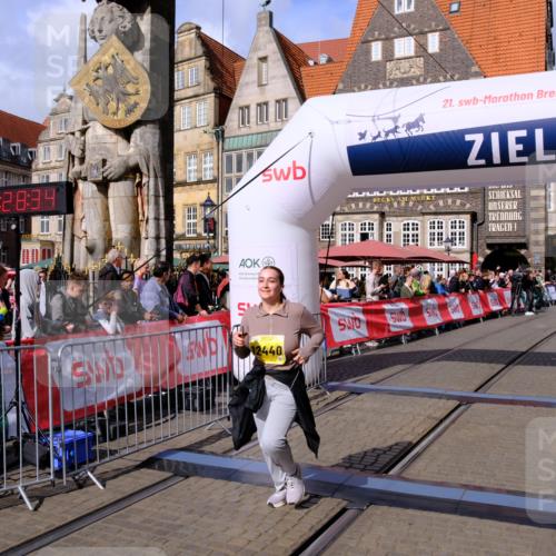 13.09.2026 - 21. swb-Marathon Bremen Tim E. http://msf.ph/oto/10349778 13.09.2026 11:23:50 Ziel 11266, 11663, 12340, 12440 meine-sportfotos.de