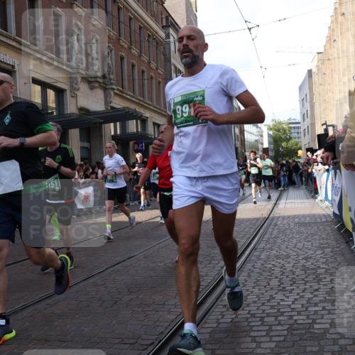 13.09.2026 - 21. swb-Marathon Bremen Strokosch-Dieckow http://msf.ph/oto/10349798 13.09.2026 13:31:28 Ziel 310, 578, 846, 3115, 3205, 3239, 3244, 3278, 3858, 3989, 4030, 4164, 4273, 4692, 4889, 4998, 5158, 5325, 5363, 5426, 5899, 6039, 6062, 6100, 6193, 6213, 6354, 6581, 6602, 7032, 7242, 7260, 7608, 7790, 7941, 7964, 8042, 8048, 8078, 8166, 8205, 8206, 8247, 8364, 8495, 8522, 8970, 9016, 9033, 9188, 9293, 9568, 9785, 9903, 9914, 13151, 13231, 217, 922, 1398, 1600, 1627, 2244, 2602, 2707, 3152, 3343, 3392, 3396, 3579, 3762, 3859, 4258, 4477, 4889, 6039 meine-sportfotos.de