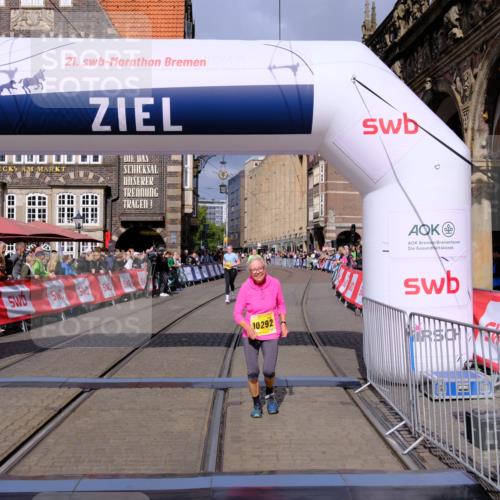 13.09.2026 - 21. swb-Marathon Bremen Tim E. http://msf.ph/oto/10349801 13.09.2026 11:24:09 Ziel 10292, 10970 meine-sportfotos.de