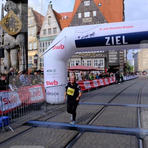 13.09.2026 - 21. swb-Marathon Bremen Tim E. http://msf.ph/oto/10349872 13.09.2026 11:24:35 Ziel 11712 meine-sportfotos.de