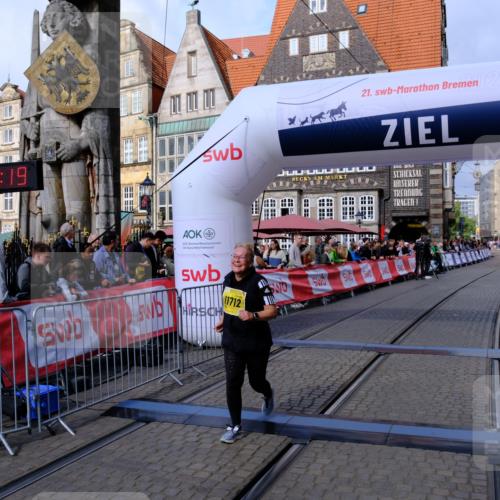 13.09.2026 - 21. swb-Marathon Bremen Tim E. http://msf.ph/oto/10349884 13.09.2026 11:24:36 Ziel 11712 meine-sportfotos.de