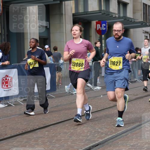 13.09.2026 - 21. swb-Marathon Bremen Strokosch-Dieckow http://msf.ph/oto/10349957 13.09.2026 11:12:54 Ziel 10804, 10893, 11048, 11357, 11627, 12060, 12393, 12418, 10354, 10483, 10743, 10874, 10875, 11090, 11606, 11657, 11671, 11832, 12050, 12234, 12423, 12497 meine-sportfotos.de