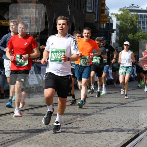 13.09.2026 - 21. swb-Marathon Bremen Strokosch-Dieckow http://msf.ph/oto/10350176 13.09.2026 13:29:17 Ziel 394, 430, 565, 687, 722, 725, 936, 1014, 1274, 1688, 2070, 2223, 2276, 2378, 2851, 2891, 3419, 3444, 3665, 3938, 4590, 5225, 5267, 5531, 5691, 5865, 6099, 6817, 6937, 6955, 7134, 8984, 8985, 9562, 13174, 132, 1083, 1365, 1387, 2076, 2301, 2742, 2957, 3258, 3721, 3846, 4541, 5244, 5599, 6103, 6499, 6690, 7013, 7426, 7631, 7649, 8007, 8009, 8066, 8099, 8277, 8338, 8675, 8831, 9889 meine-sportfotos.de