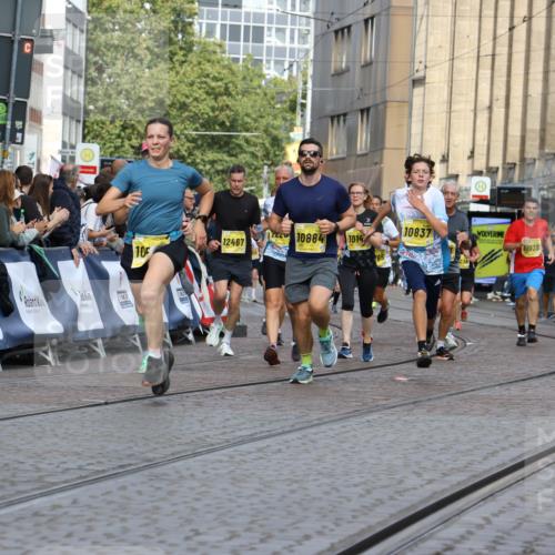 13.09.2026 - 21. swb-Marathon Bremen Strokosch-Dieckow http://msf.ph/oto/10350208 13.09.2026 10:54:29 Ziel 10359, 10822, 10947, 10996, 11010, 11118, 11290, 11329, 11361, 11476, 11765, 11843, 11989, 11998, 12356, 12435, 13531, 10410, 10589, 10608, 10704, 11039, 11040, 11174, 11389, 11874, 12038, 12519, 13526 meine-sportfotos.de