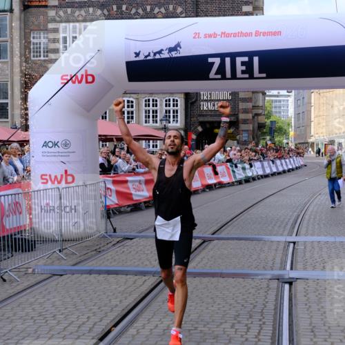 13.09.2026 - 21. swb-Marathon Bremen Tim E. http://msf.ph/oto/10350338 13.09.2026 12:17:46 Ziel  meine-sportfotos.de