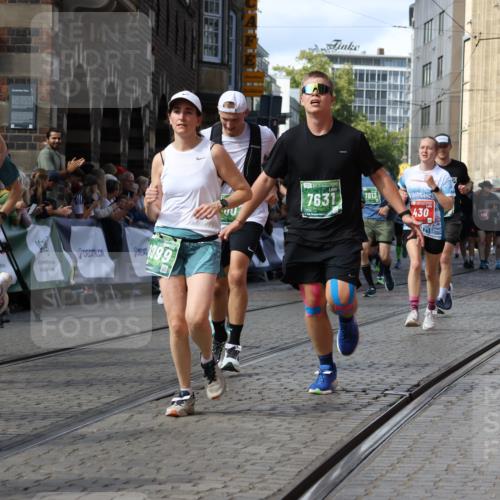 13.09.2026 - 21. swb-Marathon Bremen Strokosch-Dieckow http://msf.ph/oto/10350352 13.09.2026 13:29:20 Ziel 394, 430, 565, 687, 722, 725, 745, 936, 1014, 1274, 1688, 2070, 2223, 2378, 2851, 3419, 3665, 3938, 4590, 5225, 5267, 5531, 5691, 5865, 6099, 6817, 6937, 6955, 7134, 8984, 8985, 9562, 9661, 13174, 132, 1083, 1243, 1365, 1387, 2076, 2301, 2742, 2957, 3030, 3721, 4541, 5244, 5599, 6103, 6384, 6499, 6690, 6930, 7013, 7426, 7631, 7649, 8007, 8009, 8831 meine-sportfotos.de