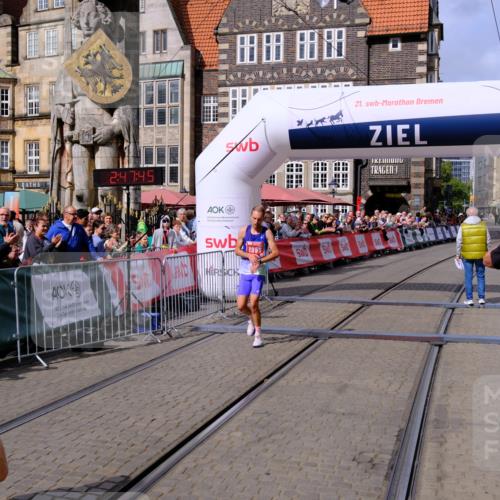 13.09.2026 - 21. swb-Marathon Bremen Tim E. http://msf.ph/oto/10350359 13.09.2026 12:18:34 Ziel  meine-sportfotos.de