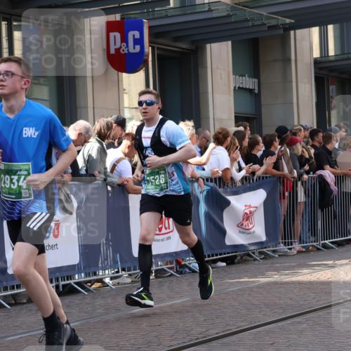 13.09.2026 - 21. swb-Marathon Bremen Strokosch-Dieckow http://msf.ph/oto/10350372 13.09.2026 13:31:43 Ziel 578, 846, 2310, 2934, 3205, 3278, 3946, 4030, 4566, 4797, 4979, 4998, 5158, 5325, 5628, 6116, 6354, 7182, 7242, 7526, 7790, 7818, 8048, 8247, 8610, 8970, 9016, 9188, 9394, 9640, 9785, 13231, 310, 922, 1600, 1627, 2602, 2707, 3115, 3152, 3239, 3244, 3278, 3343, 3392, 3579, 3858, 3859, 3989, 4164, 4258, 4273, 4692, 4889, 4998, 5158, 5363, 5426, 5899, 6039, 6062, 6100, 6193, 6213, 6354, 6581, 6602, 7032, 7260, 7608, 7941, 8042, 8205 meine-sportfotos.de