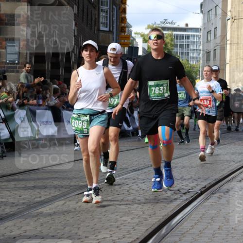 13.09.2026 - 21. swb-Marathon Bremen Strokosch-Dieckow http://msf.ph/oto/10350374 13.09.2026 13:29:20 Ziel 394, 430, 565, 687, 722, 725, 745, 936, 1014, 1274, 1688, 2070, 2223, 2378, 2851, 3419, 3665, 3938, 4590, 5225, 5267, 5531, 5691, 5865, 6099, 6817, 6937, 6955, 7134, 8984, 8985, 9562, 9661, 13174, 132, 1083, 1243, 1365, 1387, 2076, 2301, 2742, 2957, 3030, 3721, 4541, 5244, 5599, 6103, 6384, 6499, 6690, 6930, 7013, 7426, 7631, 7649, 8007, 8009, 8831 meine-sportfotos.de