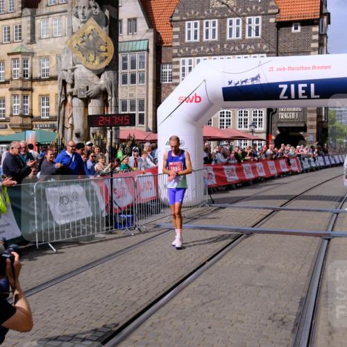 13.09.2026 - 21. swb-Marathon Bremen Tim E. http://msf.ph/oto/10350384 13.09.2026 12:18:35 Ziel  meine-sportfotos.de