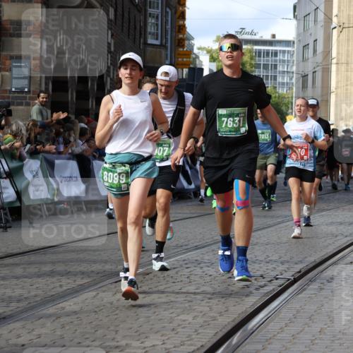 13.09.2026 - 21. swb-Marathon Bremen Strokosch-Dieckow http://msf.ph/oto/10350397 13.09.2026 13:29:20 Ziel 394, 430, 565, 687, 722, 725, 745, 936, 1014, 1274, 1688, 2070, 2223, 2378, 2851, 3419, 3665, 3938, 4590, 5225, 5267, 5531, 5691, 5865, 6099, 6817, 6937, 6955, 7134, 8984, 8985, 9562, 9661, 13174, 132, 1083, 1243, 1365, 1387, 2076, 2301, 2742, 2957, 3030, 3721, 4541, 5244, 5599, 6103, 6384, 6499, 6690, 6930, 7013, 7426, 7631, 7649, 8007, 8009, 8831 meine-sportfotos.de
