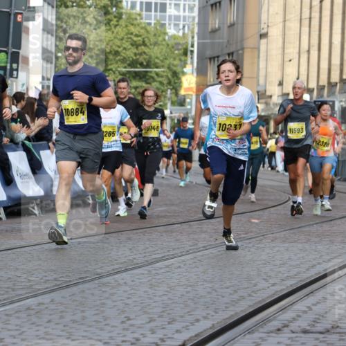 13.09.2026 - 21. swb-Marathon Bremen Strokosch-Dieckow http://msf.ph/oto/10350446 13.09.2026 10:54:31 Ziel 10359, 10577, 10749, 10822, 10996, 11010, 11099, 11118, 11290, 11329, 11361, 11476, 11765, 11843, 11989, 11998, 13531, 10589, 10608, 10704, 11040, 11174, 11389, 11569, 11874, 12038, 12519, 13526 meine-sportfotos.de