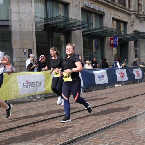13.09.2026 - 21. swb-Marathon Bremen Strokosch-Dieckow http://msf.ph/oto/10350449 13.09.2026 11:13:20 Ziel 10330, 10484, 10545, 10766, 10883, 10889, 11078, 11084, 11392, 11670, 11954, 11999, 12010, 12280, 12460, 12521, 10804, 10893, 11048, 11357, 11627, 11670, 12060, 12393, 12418 meine-sportfotos.de