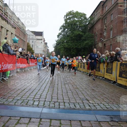 13.09.2026 - Kiel Lauf Yannick Fuchs http://msf.ph/oto/10350538 13.09.2026 08:57:29 Ziel 160, 700, 1546, 1769, 2128, 2129, 3382, 4834, 5006, 5984, 6459, 7478, 7715, 9062, 9579, 10876, 10892, 11356, 81, 2384, 3034, 3161, 3305, 3382, 3665, 4908, 5003, 5340, 5719, 5809, 6361, 6807, 7559, 7752, 8341, 9542, 9564, 9940, 10321, 11423, 11495, 11558, 12062, 12215, 12455, 12512, 406, 689, 1051, 1520, 1714, 2439, 3359, 3375, 3691, 4182, 4321, 4382, 4383, 5219, 5244, 5733, 5762, 5765, 5895, 7058, 7547, 7604, 7608, 7609, 8668, 9870, 10889, 81 meine-sportfotos.de