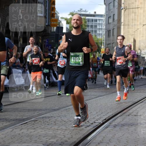 13.09.2026 - 21. swb-Marathon Bremen Strokosch-Dieckow http://msf.ph/oto/10350605 13.09.2026 13:29:24 Ziel 394, 430, 565, 687, 722, 725, 745, 936, 1014, 1274, 1688, 2023, 2070, 2223, 2378, 2851, 3419, 3665, 3938, 4590, 5036, 5225, 5865, 6099, 6937, 6955, 7149, 7361, 8984, 8985, 9661, 1083, 1243, 1581, 2076, 2301, 2742, 2957, 3030, 3721, 4576, 5244, 5599, 6006, 6384, 6499, 6690, 6930, 7013, 7384, 7426, 7649, 8009, 8481, 8594, 8831, 10013, 13031 meine-sportfotos.de
