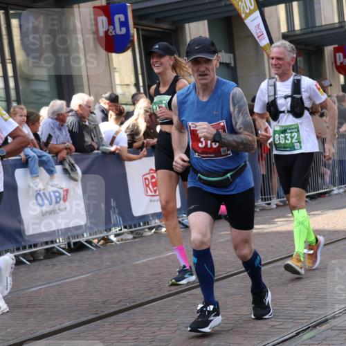 13.09.2026 - 21. swb-Marathon Bremen Strokosch-Dieckow http://msf.ph/oto/10350640 13.09.2026 13:31:50 Ziel 287, 1369, 2310, 2934, 3650, 3922, 3946, 4057, 4566, 4797, 4979, 5628, 6116, 6258, 6475, 6857, 6875, 7150, 7182, 7526, 7553, 7572, 7818, 8048, 8610, 8632, 8970, 9198, 9394, 9640, 13029, 13182, 310, 578, 846, 1600, 3115, 3205, 3239, 3244, 3278, 3858, 3859, 3989, 4030, 4164, 4258, 4273, 4692, 4889, 4998, 5158, 5325, 5363, 5426, 5899, 6039, 6062, 6100, 6193, 6213, 6354, 6581, 6602, 7032, 7242, 7260, 7608, 7941, 8042, 8205 meine-sportfotos.de