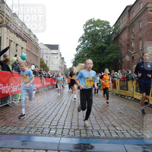 13.09.2026 - Kiel Lauf Yannick Fuchs http://msf.ph/oto/10350667 13.09.2026 08:57:30 Ziel 160, 700, 1546, 1769, 2128, 2129, 4834, 5006, 5984, 6459, 7478, 7715, 9062, 9579, 10876, 10892, 11356, 81, 2384, 3034, 3161, 3305, 3382, 3665, 4908, 5003, 5340, 5719, 5809, 6361, 7752, 8341, 9542, 9564, 9940, 10321, 10892, 11423, 11495, 11558, 12215, 12455, 12512, 406, 689, 1051, 1520, 1714, 2439, 3020, 3359, 3375, 3691, 4182, 4321, 4382, 4383, 5219, 5244, 5666, 5733, 5762, 5765, 5895, 7058, 7547, 7604, 7608, 7609, 8668, 8838, 9870, 10889, 11227, 81 meine-sportfotos.de