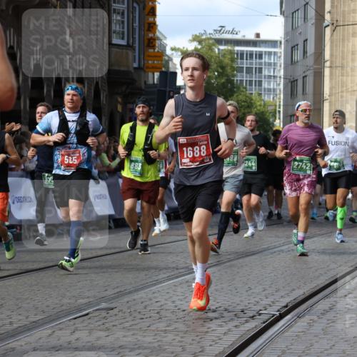 13.09.2026 - 21. swb-Marathon Bremen Strokosch-Dieckow http://msf.ph/oto/10350731 13.09.2026 13:29:25 Ziel 394, 430, 565, 687, 725, 745, 936, 1014, 1274, 1688, 2023, 2070, 2223, 2378, 3796, 3938, 4590, 5036, 5225, 5865, 6099, 6937, 7149, 7361, 8984, 8985, 9661, 1083, 1243, 1581, 2076, 2742, 3030, 3721, 4576, 5244, 5599, 6006, 6384, 6499, 6690, 6930, 7384, 7426, 7649, 7884, 8481, 8594, 8831, 9770, 10013, 13031 meine-sportfotos.de