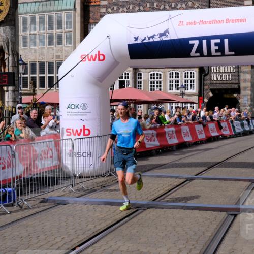 13.09.2026 - 21. swb-Marathon Bremen Tim E. http://msf.ph/oto/10350753 13.09.2026 12:21:33 Ziel  meine-sportfotos.de