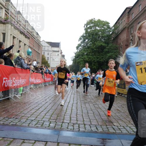 13.09.2026 - Kiel Lauf Yannick Fuchs http://msf.ph/oto/10350761 13.09.2026 08:57:31 Ziel 160, 406, 700, 1546, 1769, 2128, 2129, 4834, 5006, 5984, 6459, 7478, 7715, 9062, 9579, 10876, 11356, 2384, 3034, 3305, 3382, 3665, 4908, 5003, 5340, 5719, 5809, 6361, 7752, 8341, 9542, 9564, 9940, 10321, 10892, 11423, 11495, 11558, 12215, 12455, 12512, 689, 1051, 1520, 1714, 2439, 3020, 3359, 3375, 3691, 4182, 4321, 4382, 4383, 5219, 5244, 5666, 5733, 5762, 5765, 5895, 6056, 7058, 7547, 7604, 7608, 7609, 8668, 8838, 9870, 9872, 10847, 10889, 11227, 81 meine-sportfotos.de
