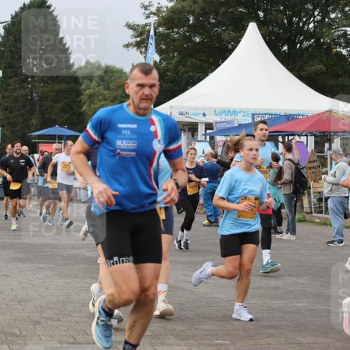 13.09.2026 - Kiel Lauf Andreas Tolksdorf http://msf.ph/oto/10350777 13.09.2026 09:55:38 Kiellinie 4300, 1599, 3924, 10044, 1685 meine-sportfotos.de