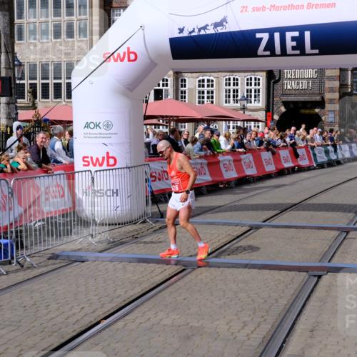 13.09.2026 - 21. swb-Marathon Bremen Tim E. http://msf.ph/oto/10350830 13.09.2026 12:21:50 Ziel  meine-sportfotos.de
