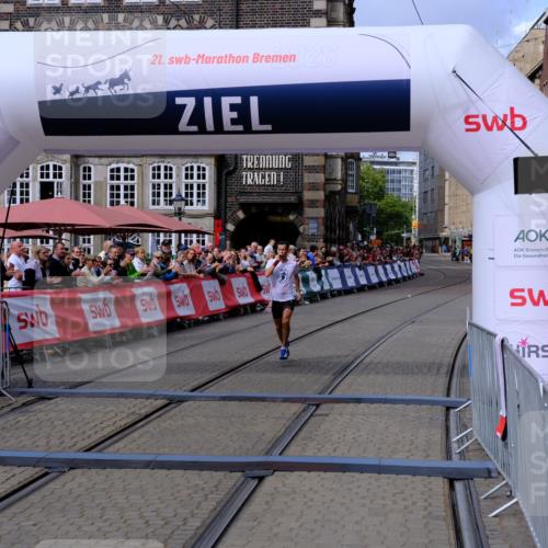 13.09.2026 - 21. swb-Marathon Bremen Tim E. http://msf.ph/oto/10350846 13.09.2026 12:22:48 Ziel 176 meine-sportfotos.de