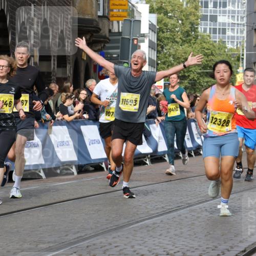 13.09.2026 - 21. swb-Marathon Bremen Strokosch-Dieckow http://msf.ph/oto/10350851 13.09.2026 10:54:36 Ziel 10359, 10503, 10577, 10631, 10749, 10837, 10884, 10996, 11099, 11118, 11290, 11329, 11361, 11476, 11765, 11843, 11989, 11998, 10589, 10608, 10704, 11040, 11174, 11569, 11874, 12519, 12800, 13526 meine-sportfotos.de