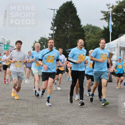13.09.2026 - Kiel Lauf Andreas Tolksdorf http://msf.ph/oto/10350904 13.09.2026 09:55:41 Kiellinie 945, 144, 757, 11885 meine-sportfotos.de