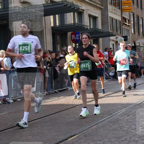 13.09.2026 - 21. swb-Marathon Bremen Strokosch-Dieckow http://msf.ph/oto/10350929 13.09.2026 13:31:55 Ziel 287, 1369, 2310, 2910, 2934, 3402, 3441, 3650, 3922, 3946, 4057, 4471, 4566, 4655, 4797, 4835, 5628, 6116, 6258, 6475, 6781, 6857, 6875, 6900, 7150, 7182, 7526, 7553, 7572, 7818, 8610, 8632, 9151, 9198, 9283, 9394, 9640, 9719, 9779, 13029, 13182, 13244, 310, 578, 846, 3115, 3205, 3239, 3244, 3278, 3858, 3946, 3989, 4030, 4164, 4273, 4692, 4979, 4998, 5158, 5325, 5363, 5426, 5899, 6062, 6100, 6193, 6213, 6354, 6581, 6602, 7032, 7242, 7260, 7608, 7941, 8042, 8205 meine-sportfotos.de